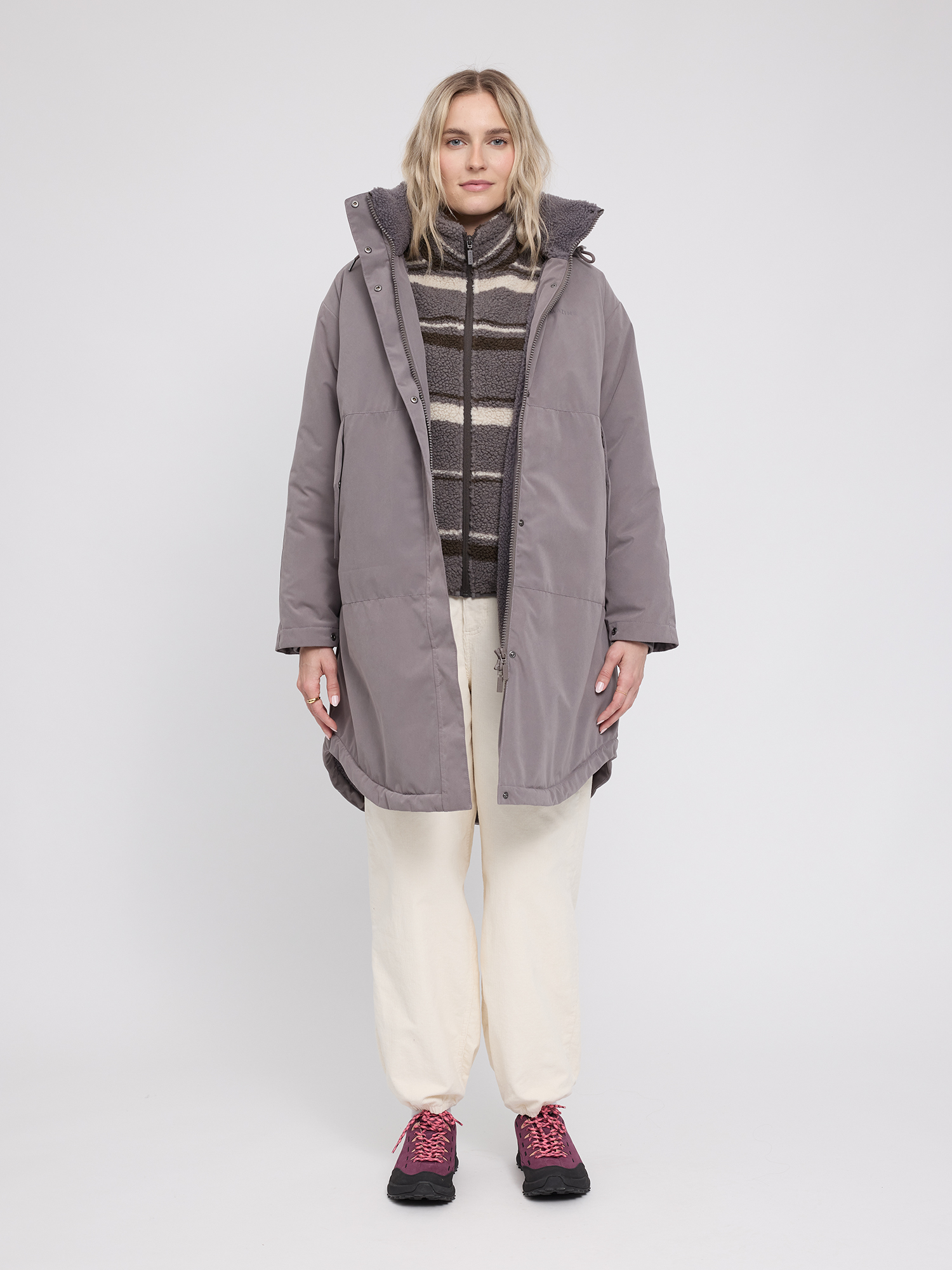 26331465_oversized-padded-parka_warm-mud_01
