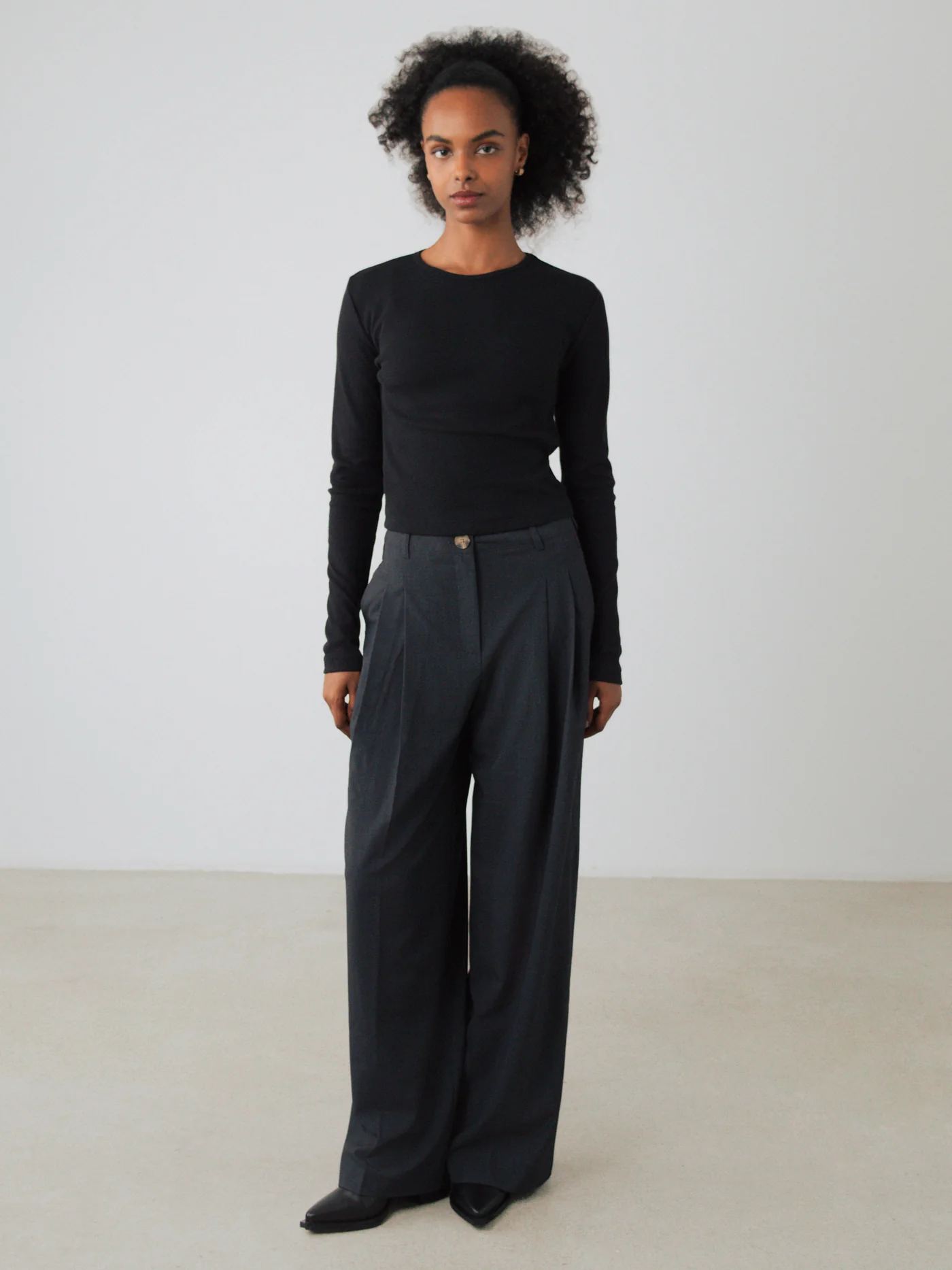 HB-20160_Long_Crop_Women_Black_1