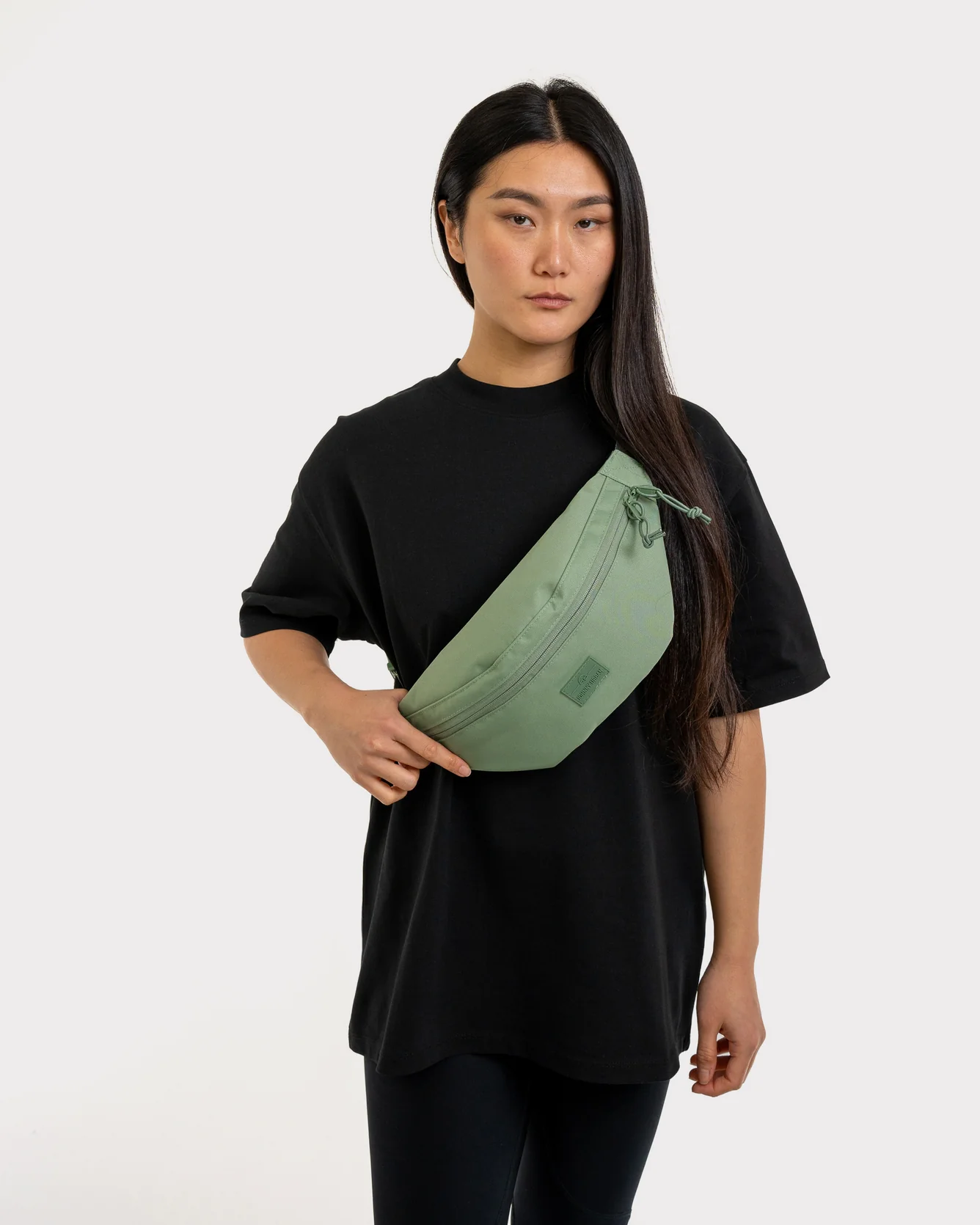 Johnny-Urban-Bauchtasche-Damen-Erik-Large-sage-green-JOHN00636