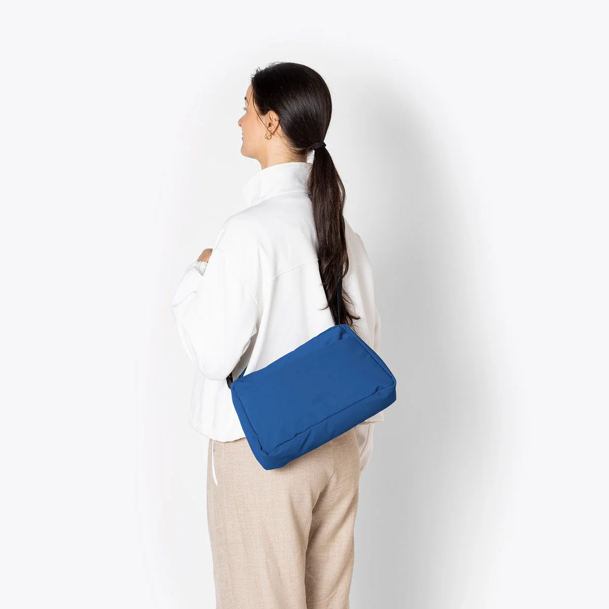 UA_Emi-Bag_Moss-Series_Royal-Blue_11_53af237c-f6a2-41df-bfbc-ae2d1fe0e6c3
