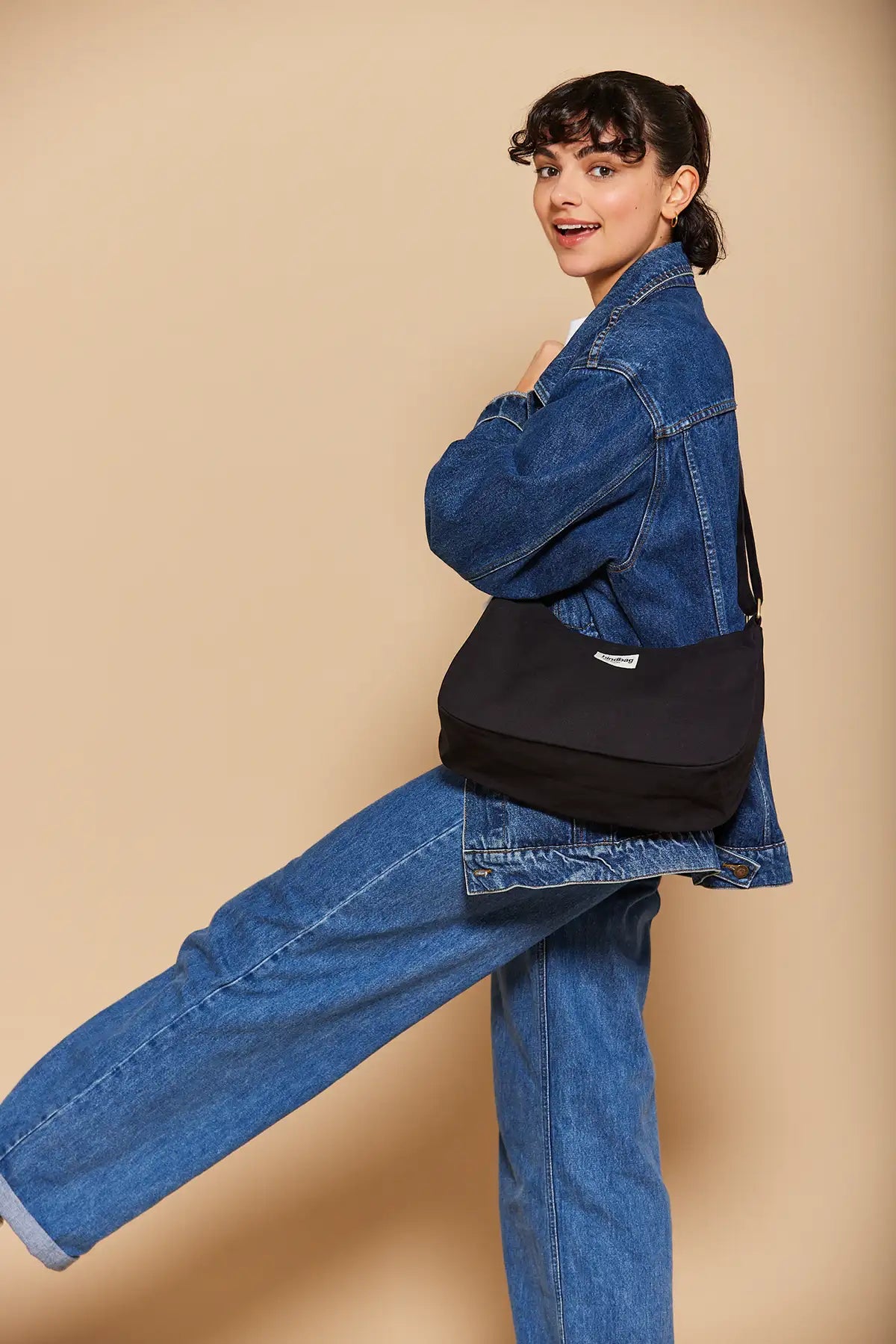rosa-noir-sac-bandouliere-porte-hindbag
